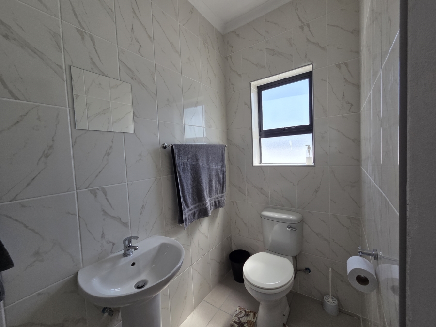 4 Bedroom Property for Sale in Harbour Lights Western Cape